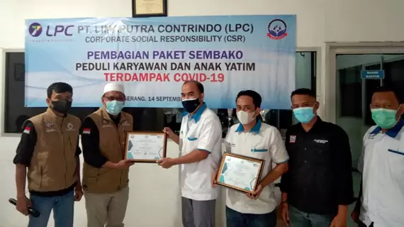 Peduli Karyawan dan Anak Yatim, Kegiatan CSR PT. LPC Berikan Bansos